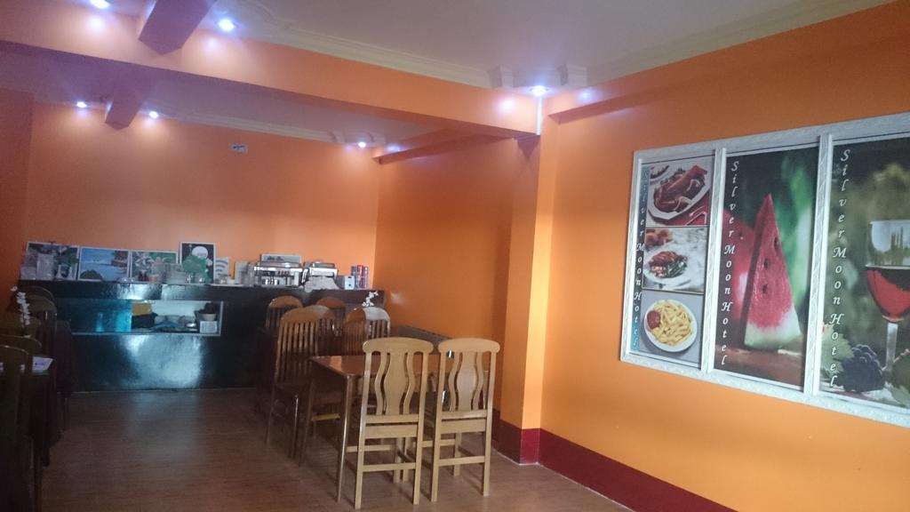Silver Moon Hotel Янгон Экстерьер фото