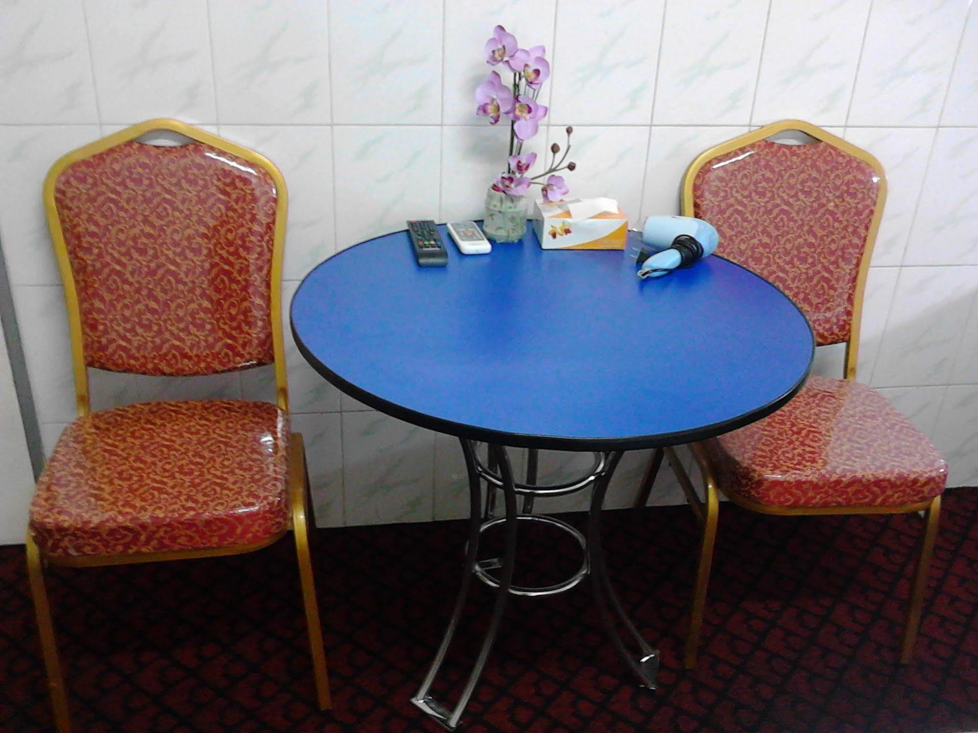Silver Moon Hotel Янгон Экстерьер фото